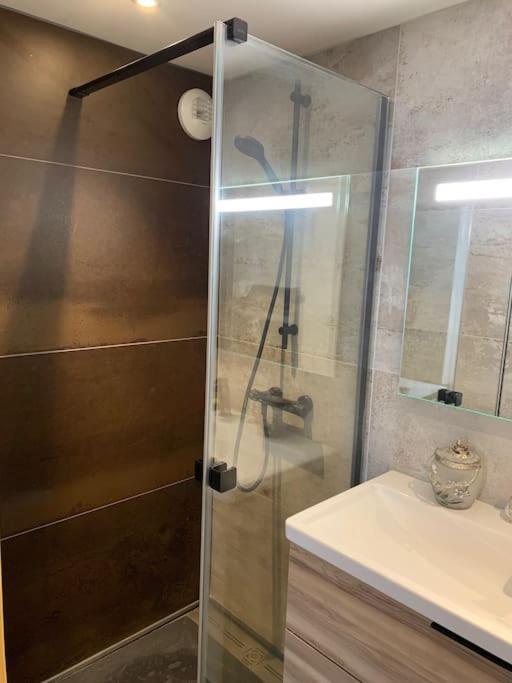 Apartamento Le Sarana : 75M2, Calme, Belle Vue Avec Terrasse. Les Deux Alpes Exterior foto